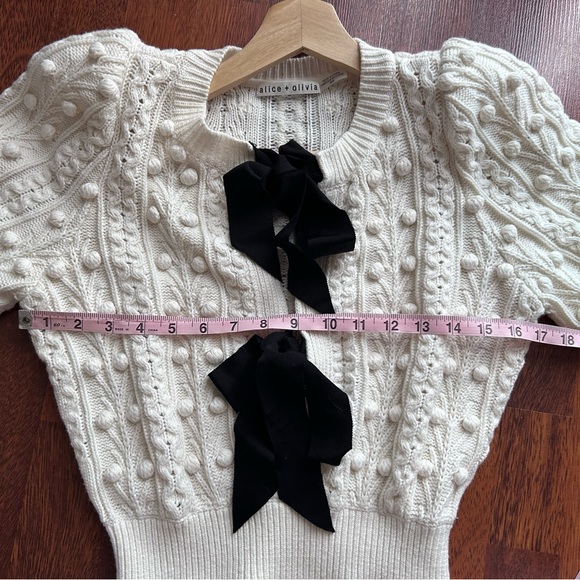 NWOT Alice + Olivia Kitty Puff Sleeve Sweater Bow Dress M - Picture 9 of 16